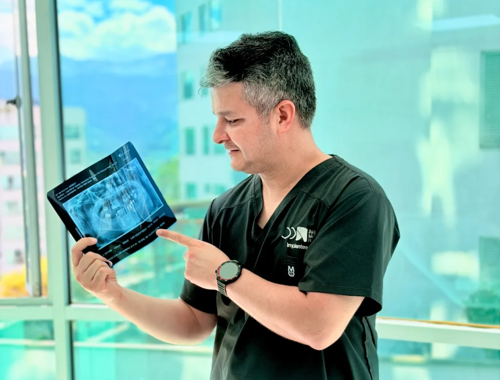 Dr. Juan David - Periodoncista Manizales 2